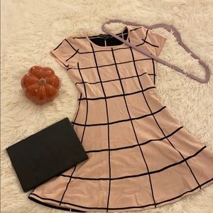 This is a great dress size M kids